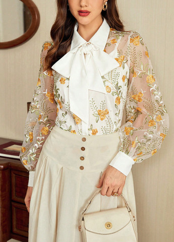 Молочная блуза SHEIN