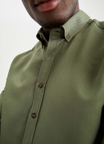 Оливковая кэжуал рубашка однотонная DeFacto