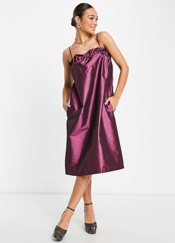 Фиолетовое вечернее платье с открытыми плечами Topshop однотонное