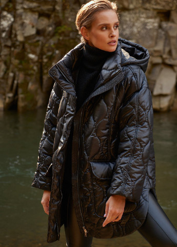 Чорна зимня чорна стьобана куртка з поясом Gepur