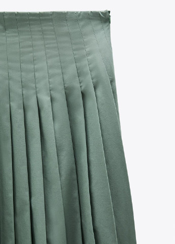 Светло-зеленая кэжуал однотонная юбка Zara плиссе, а-силуэта (трапеция)
