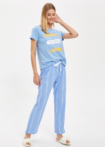 Блакитний демісезонний комплект (футболка, штани) DeFacto