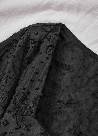 Чёрная блуза с баской SHEIN