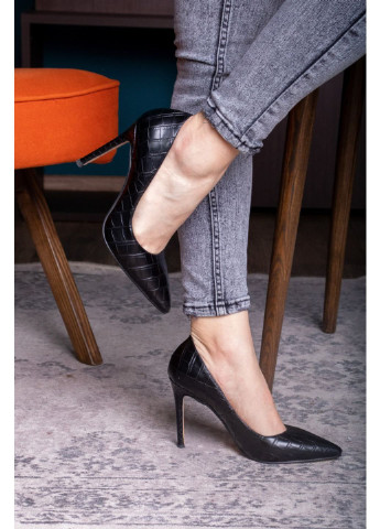 Туфлі жіночі Toni 2457 39 25 см Чорний Fashion (253195699)