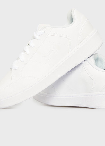 Белые демисезонные кроссовки Under Armour