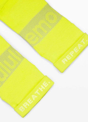 Кислотно-жовті шкарпетки Lululemon Athletica логотипи (348077133)