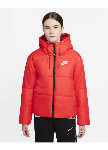 Красная зимняя куртка Nike