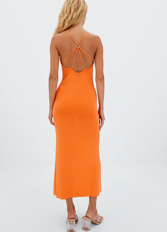 Оранжевое кэжуал платье с открытой спиной Stradivarius однотонное