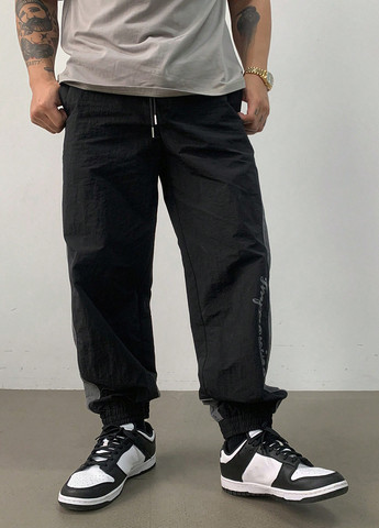 Черные спортивные демисезонные джоггеры брюки SHEIN