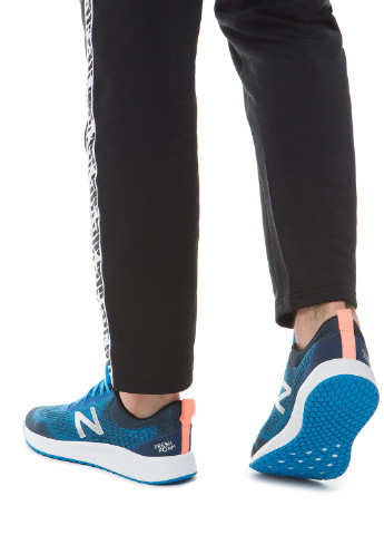 Синие всесезонные кроссовки New Balance Arishi