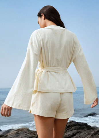 Кремовая блуза на запах SHEIN