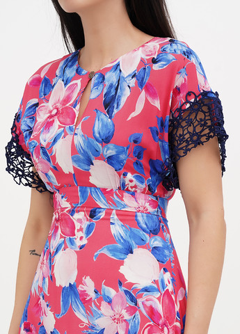 Малиновое кэжуал платье клеш Vicolo с цветочным принтом