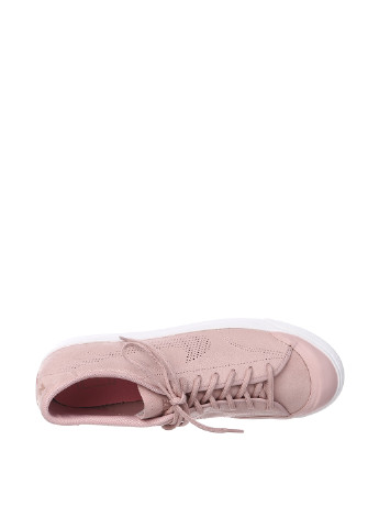 Светло-розовые демисезонные кроссовки Nike