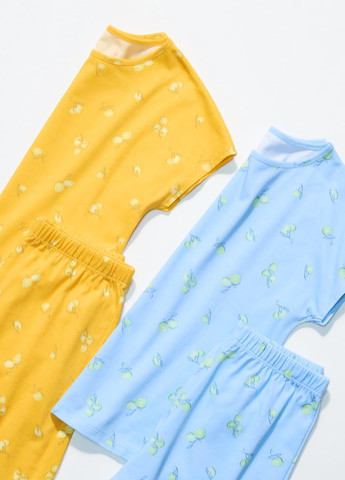 Жовтий демісезонний костюм (футболка, шорти) з шортами Uniqlo