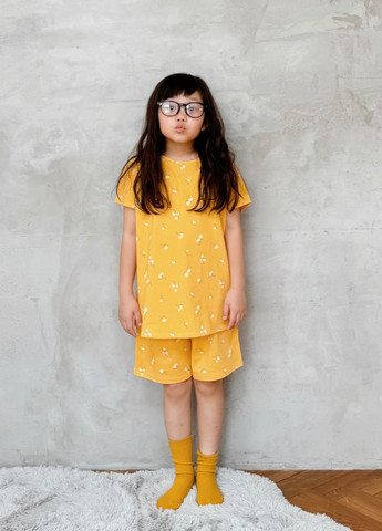 Жовтий демісезонний костюм (футболка, шорти) з шортами Uniqlo