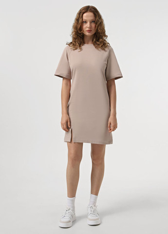Бежевое кэжуал платье платье-футболка Promin однотонное