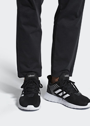 Черные всесезонные кроссовки adidas Asweerun