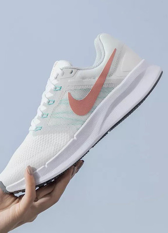 Кроссовки Nike Run Swift 3 молочные демисезоны (336396532)
