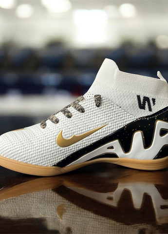 Белые футзалки Walked