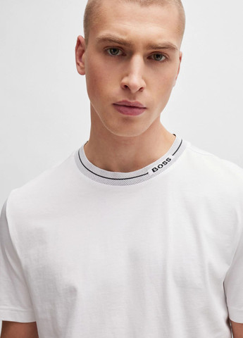 Белая футболка Hugo Boss