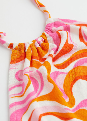 Оранжевое кэжуал платье силуэтная, с открытой спиной H&M с абстрактным узором