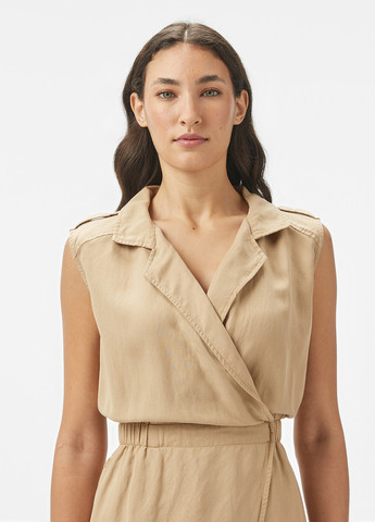 Бежева кежуал сукня на запах Lacoste однотонна