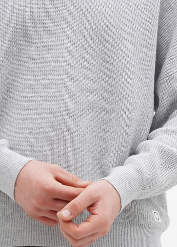 Светло-серый демисезонный пуловер пуловер Comma