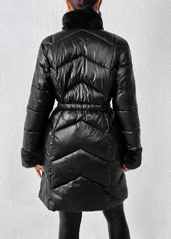 Черная зимняя куртка SHEIN