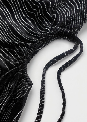 Чорно-білий коктейльна сукня силуетна, кльош H&M з абстрактним візерунком