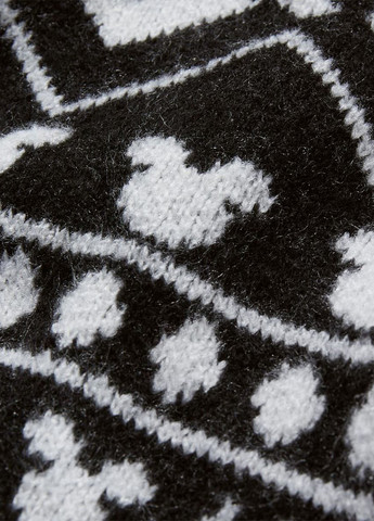Черно-белый демисезонный свитер C&A