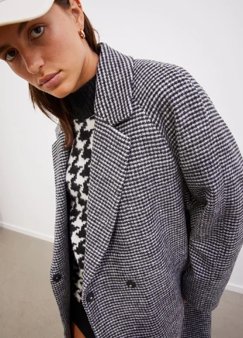 Черно-белое демисезонное Пальто однобортное H&M