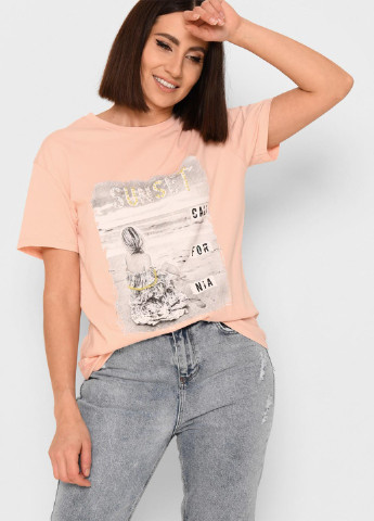 Персиковая летняя футболка Carica