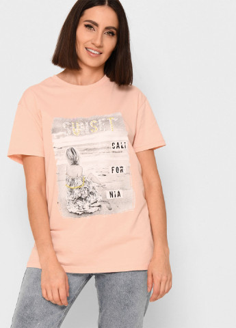 Персиковая летняя футболка Carica