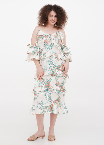 Светло-бежевое кэжуал платье с открытыми плечами PrettyLittleThing с цветочным принтом