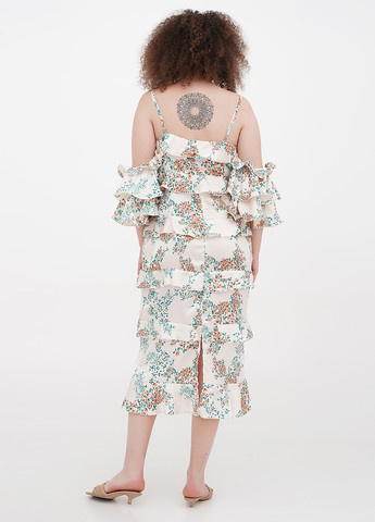 Светло-бежевое кэжуал платье с открытыми плечами PrettyLittleThing с цветочным принтом