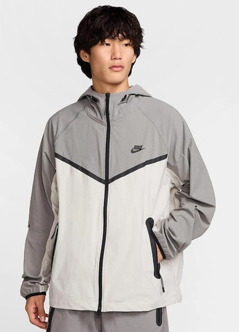 Бежевая демисезонная ветровка Nike Tech Woven Grey