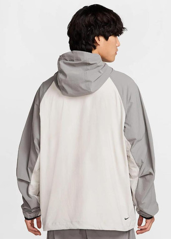 Бежевая демисезонная ветровка Nike Tech Woven Grey