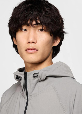 Бежевая демисезонная ветровка Nike Tech Woven Grey