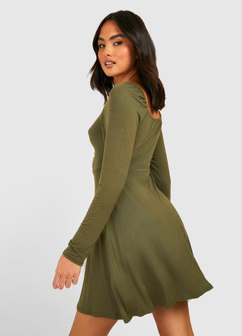 Оливкова (хакі) кежуал сукня кльош Boohoo однотонна