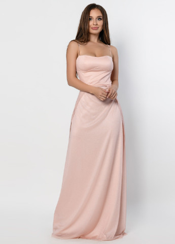 Персиковое вечернее платье с открытыми плечами Carica однотонное