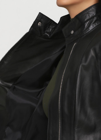 Черная демисезонная куртка Wolis