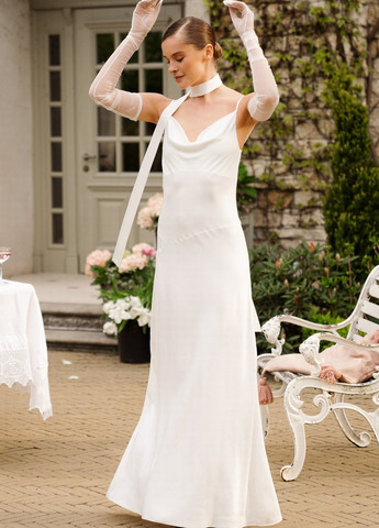 Молочное праздничный платье платье-комбинация, с открытой спиной Gepur однотонное