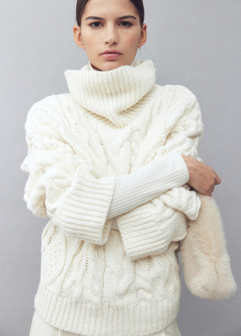 Белый демисезонный свитер H&M