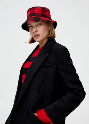 Чорне демісезонне Пальто двобортне Pull & Bear