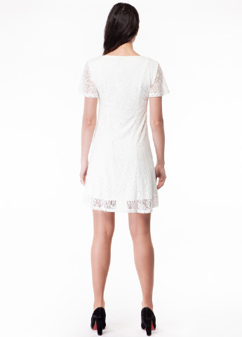 Белое кэжуал платье а-силуэт Free Quent однотонное