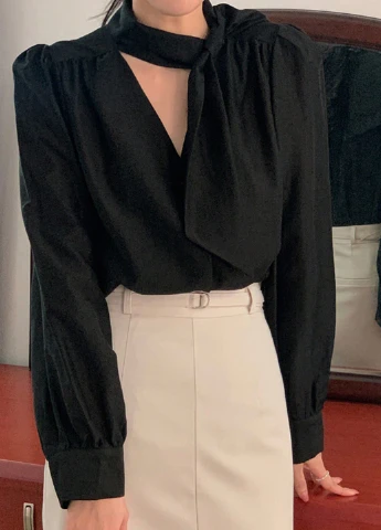 Чорна блуза SHEIN