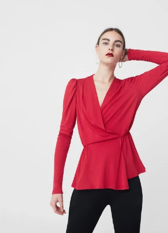 Малиновая блуза Mango