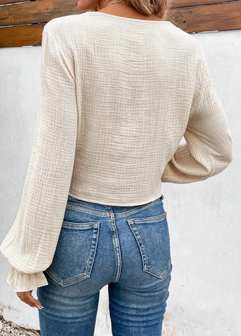 Светло-бежевая блуза на запах SHEIN