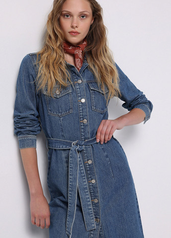 Светло-синее джинсовое платье рубашка Colin's однотонное