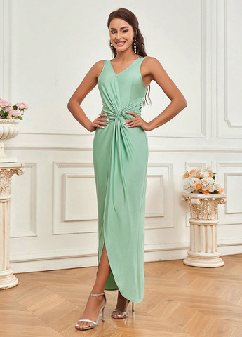 Светло-зеленое вечернее платье с открытой спиной SHEIN однотонное